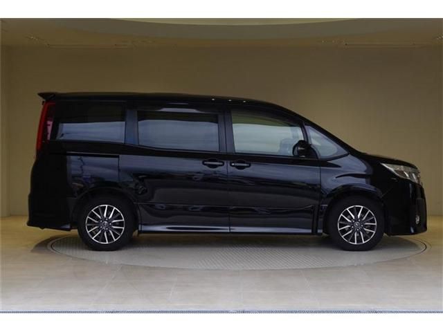 Toyota NOAH 2014-10 7930-22