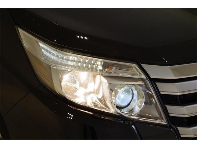 Toyota NOAH 2014-10 7930-25
