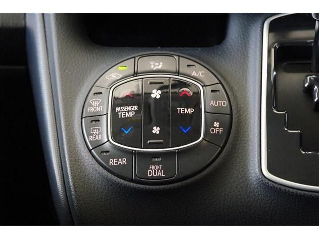 Toyota NOAH 2014-10 7930-9