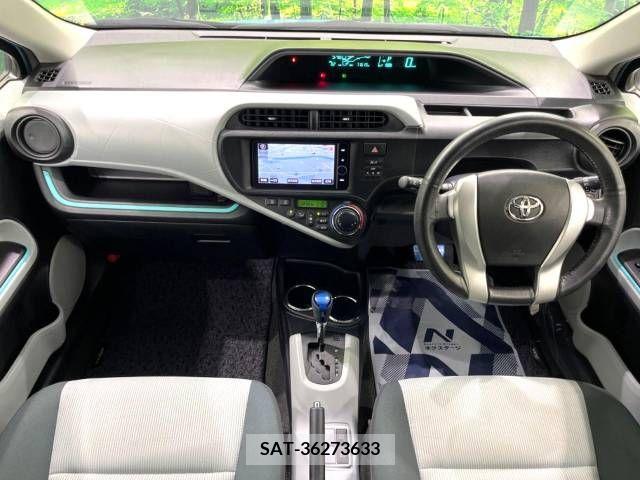 Toyota AQUA 2012-08 347249-1