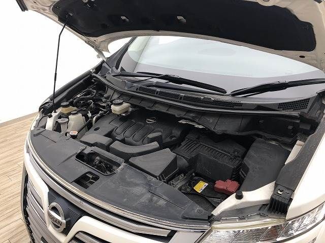 Nissan ELGRAND 2014-02 21194-15