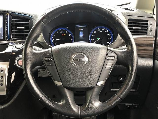 Nissan ELGRAND 2014-02 21194-14