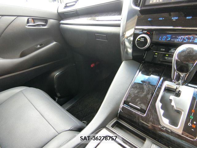 Toyota VELLFIRE 2018-11 369753-16