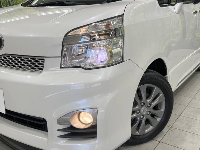 Toyota VOXY 2013-10 188756-12