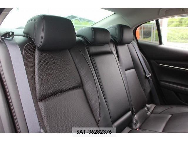 Mazda MAZDA3 2019-07 301047-13