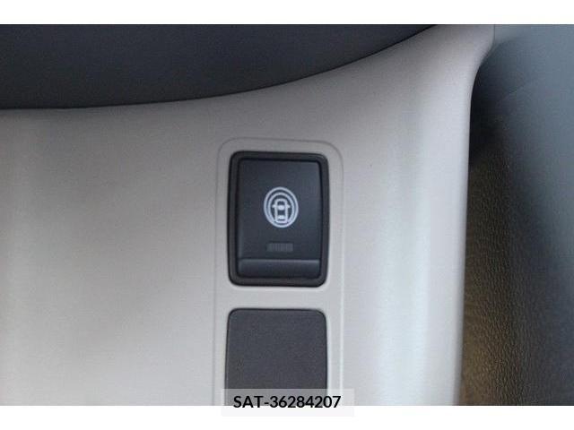 Nissan SERENA 2020-03 209360-3