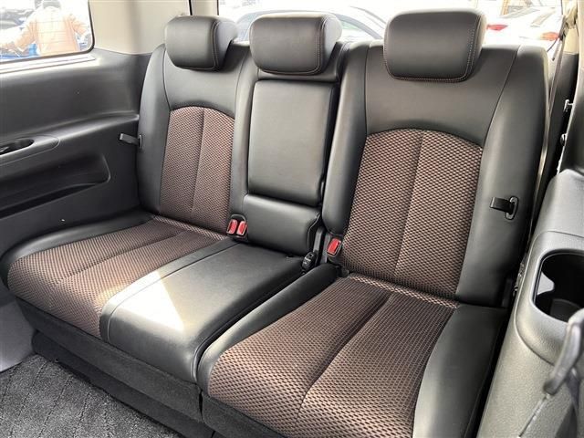 Nissan ELGRAND 2012-03 652-18