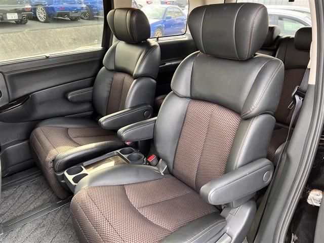 Nissan ELGRAND 2012-03 652-17