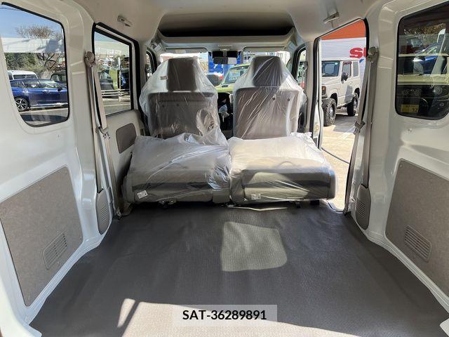 Suzuki EVERY 2024-02 214127-6