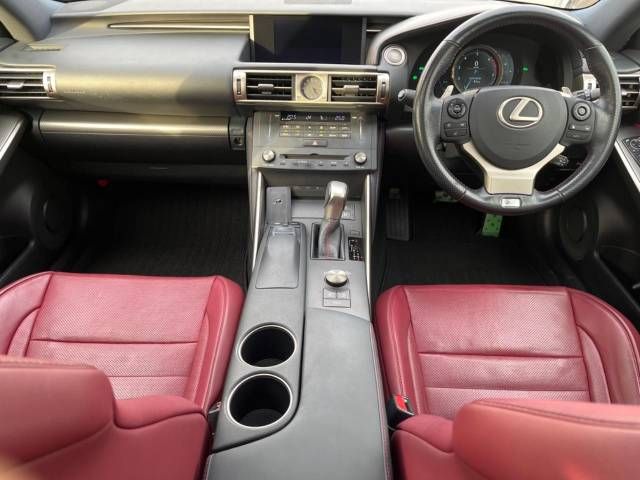 Lexus IS 2015-10 26834-1