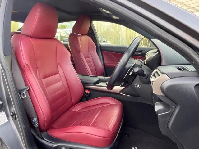 Lexus IS 2015-10 26834-9