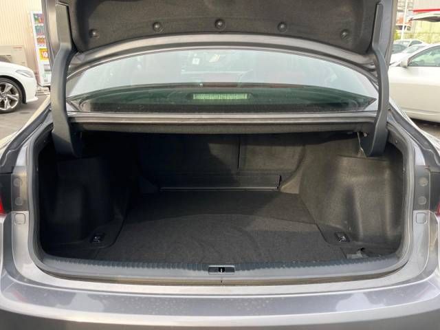 Lexus IS 2015-10 26834-11