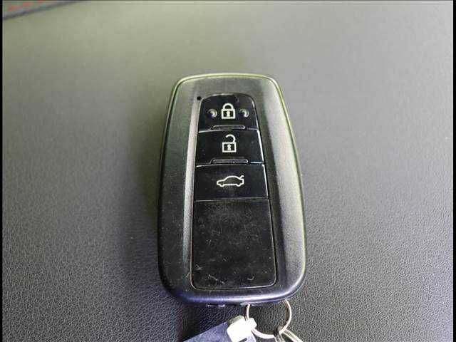 Toyota CROWN SEDAN 2020-04 182404-16