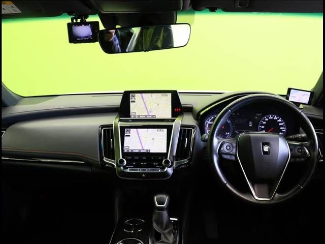 Toyota CROWN SEDAN 2020-04 182404-2