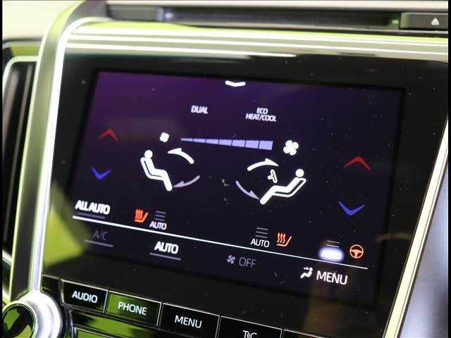 Toyota CROWN SEDAN 2020-04 182404-11