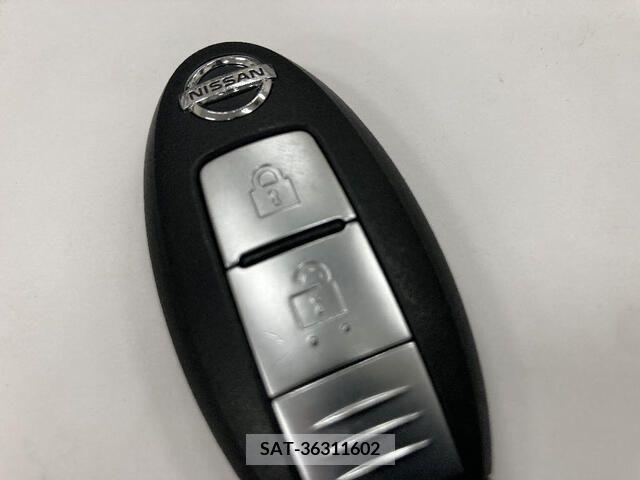 Nissan NOTE 2017-03 279937-11