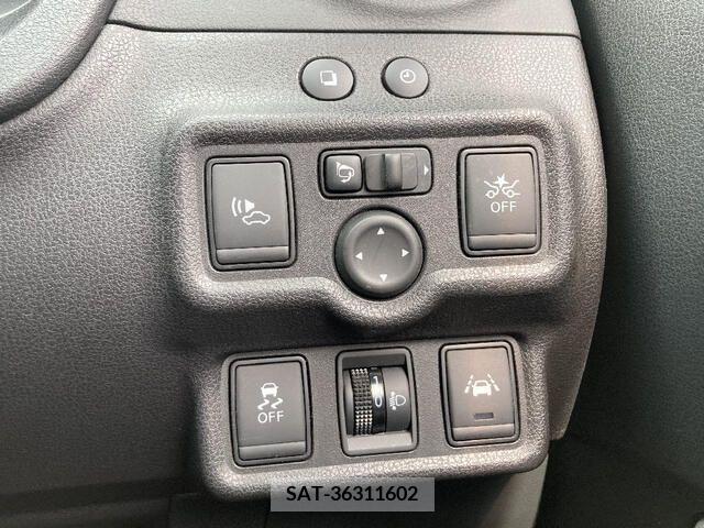 Nissan NOTE 2017-03 279937-10