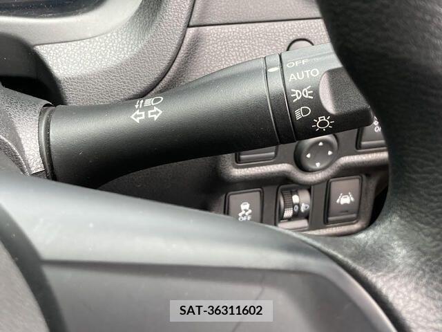 Nissan NOTE 2017-03 279937-8