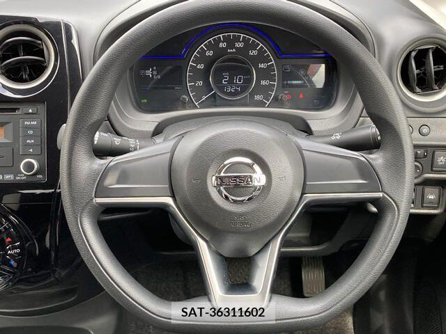 Nissan NOTE 2017-03 279937-6