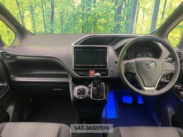 Toyota NOAH 2018-01 365101-1