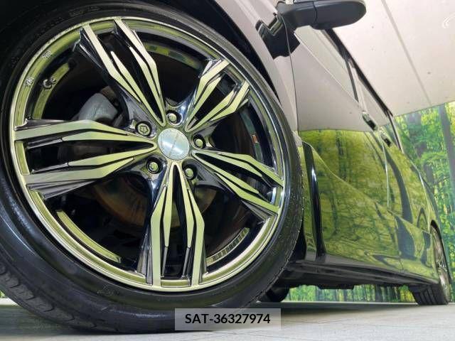 Toyota NOAH 2018-01 365101-14