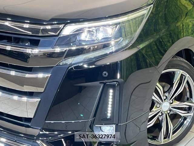 Toyota NOAH 2018-01 365101-13