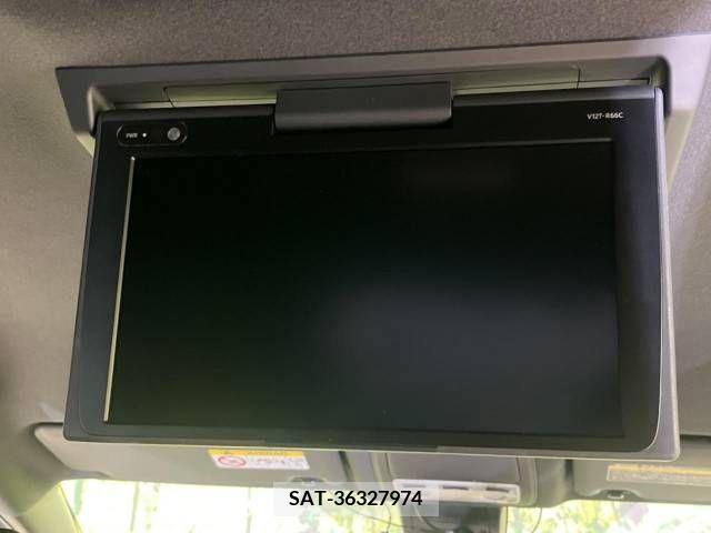 Toyota NOAH 2018-01 365101-5