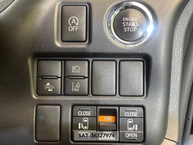 Toyota NOAH 2018-01 365101-3