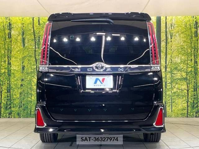 Toyota NOAH 2018-01 365101-16