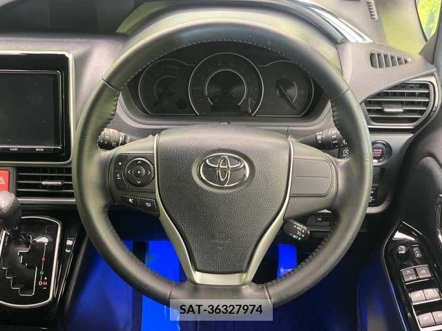Toyota NOAH 2018-01 365101-12