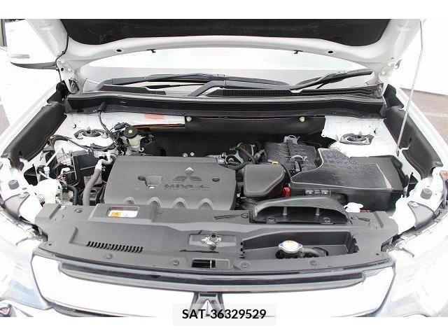 Mitsubishi OUTLANDER 2016-08 216695-17