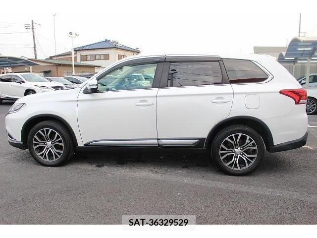 Mitsubishi OUTLANDER 2016-08 216695-8