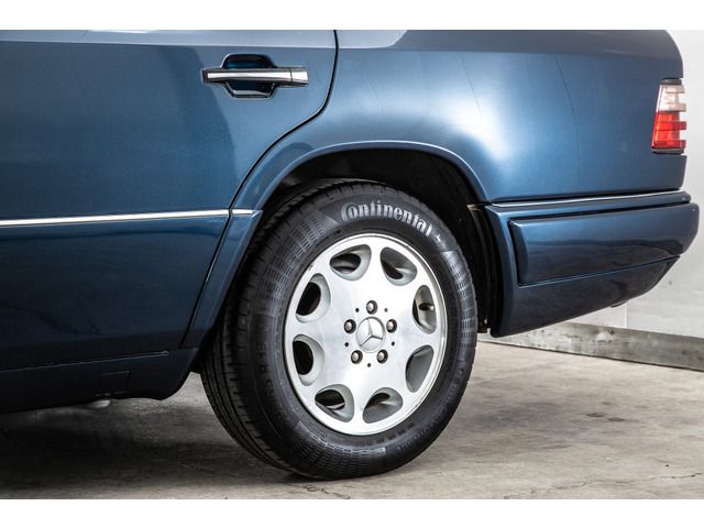 Mercedes Benz E-CLASS 1995-06 2154-10