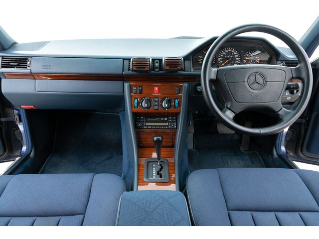 Mercedes Benz E-CLASS 1995-06 2154-1