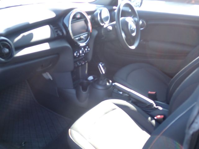 Bmw MINI 2018-04 861-18