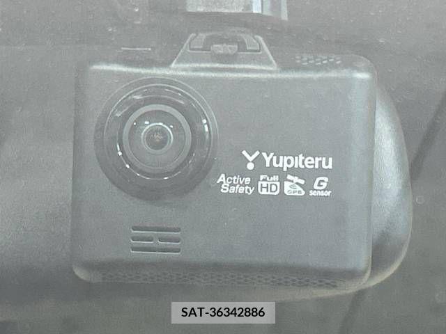 Toyota PRIUS 2013-03 366597-6
