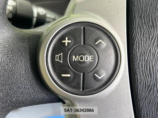 Toyota PRIUS 2013-03 366597-5