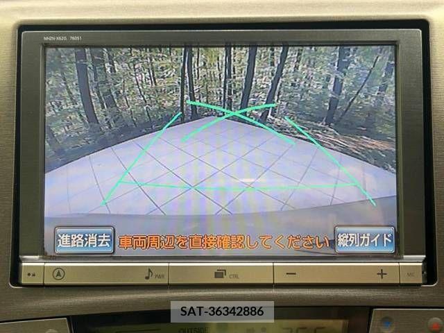 Toyota PRIUS 2013-03 366597-4