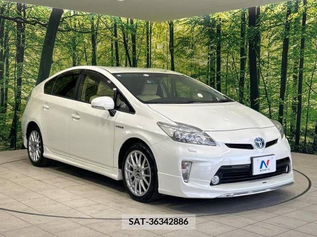 Toyota PRIUS 2013-03 366597-16