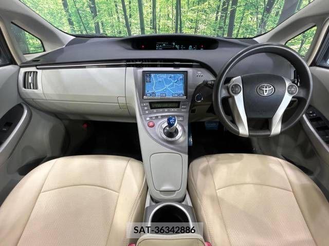 Toyota PRIUS 2013-03 366597-1
