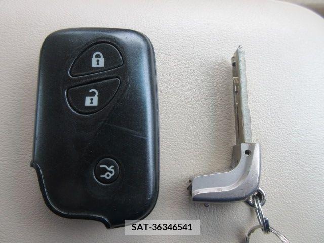 Lexus HS 2013-06 275337-17