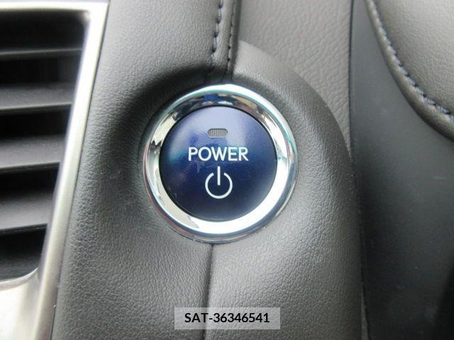 Lexus HS 2013-06 275337-16