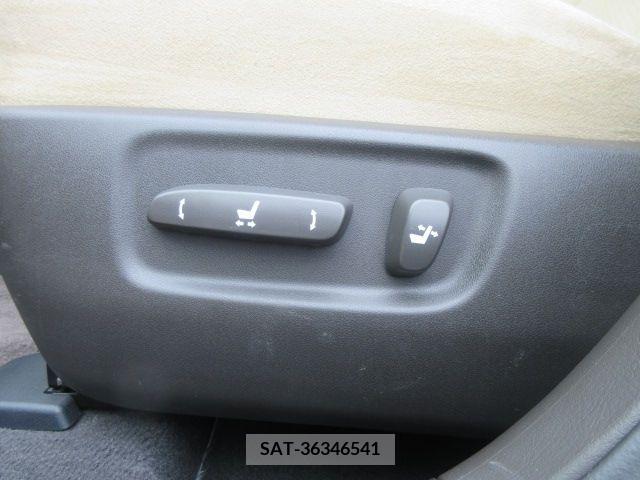 Lexus HS 2013-06 275337-15