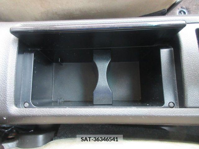 Lexus HS 2013-06 275337-12