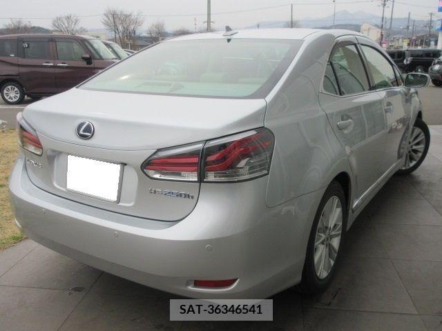 Lexus HS 2013-06 275337-1