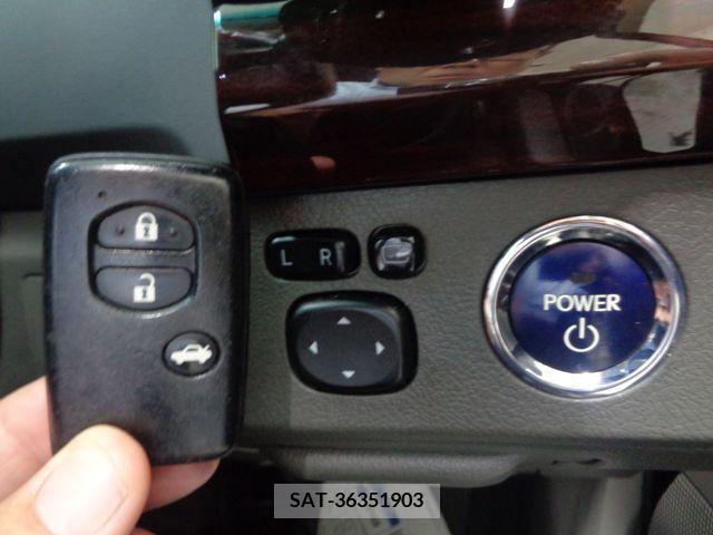 Toyota MARK X 2012-03 304398-17