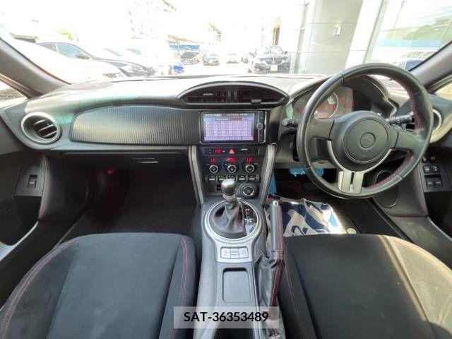 Toyota 86 2012-06 321134-1