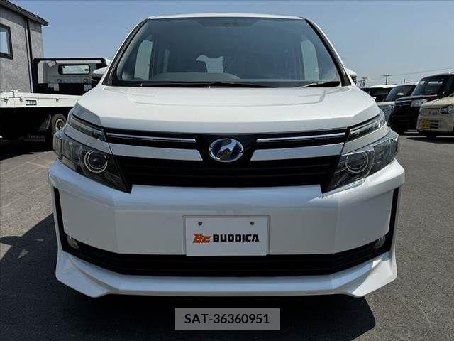 Toyota VOXY 2014-10 289306-7