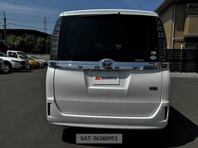 Toyota VOXY 2014-10 289306-12