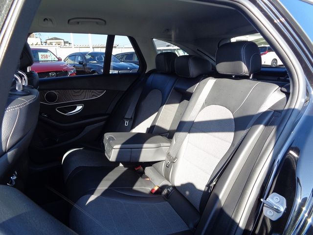 Mercedes Benz C-CLASS 2019-04 21819-6